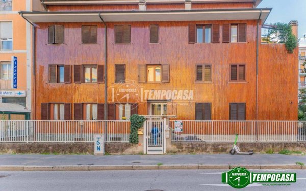 appartamento in vendita a Milano in zona Forze Armate