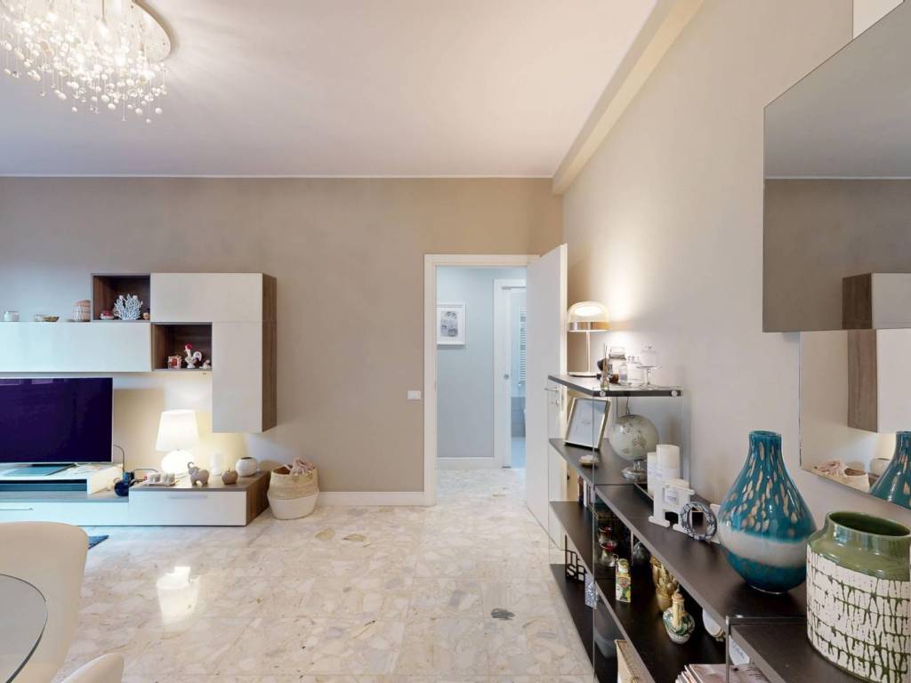 appartamento in vendita a Milano in zona Baggio