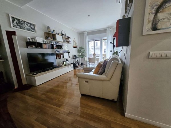 appartamento in vendita a Milano in zona Lorenteggio