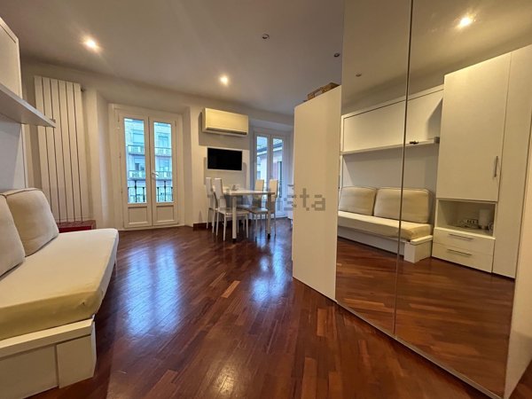 appartamento in vendita a Milano in zona Centro Direzionale