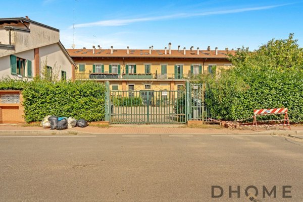 appartamento in vendita a Milano in zona Gratosoglio