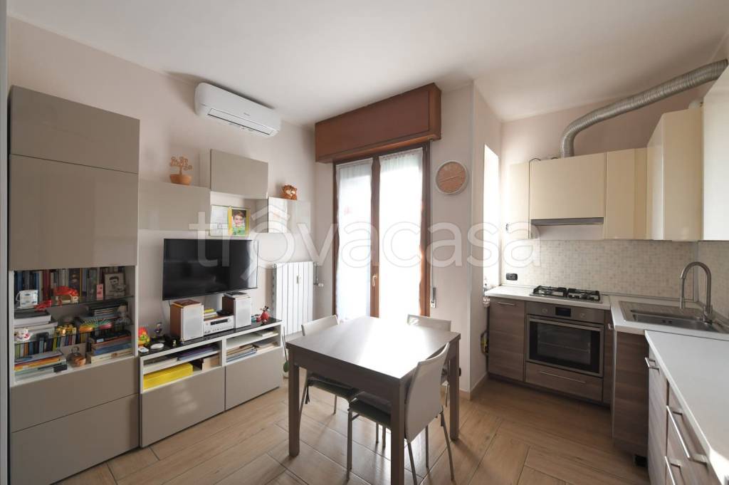 appartamento in vendita a Milano in zona Dergano