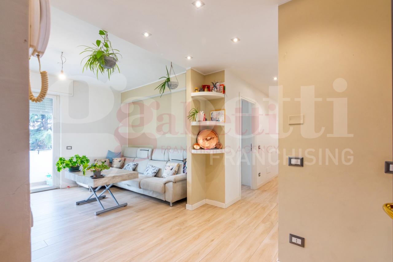 appartamento in vendita a Milano in zona Famagosta