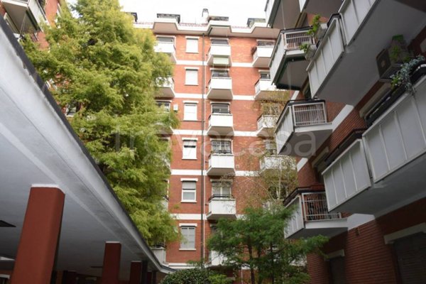 appartamento in vendita a Milano in zona Sempione