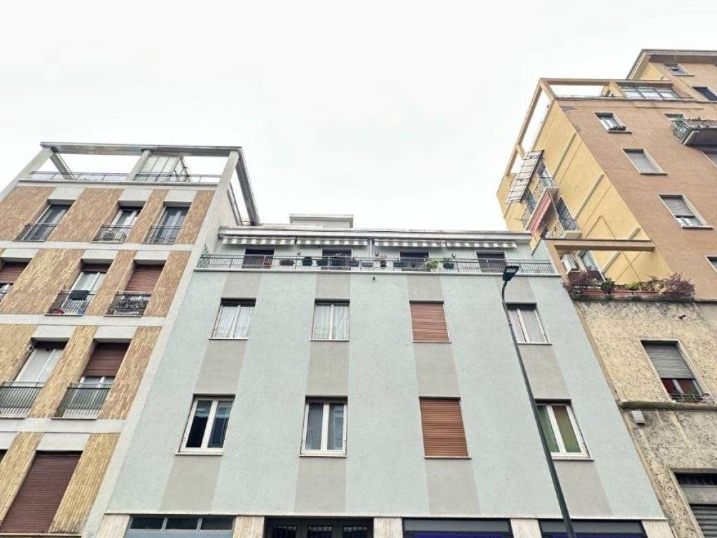 appartamento in vendita a Milano in zona Cinque Giornate