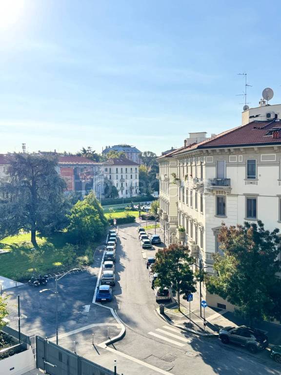 appartamento in vendita a Milano in zona Il Portello
