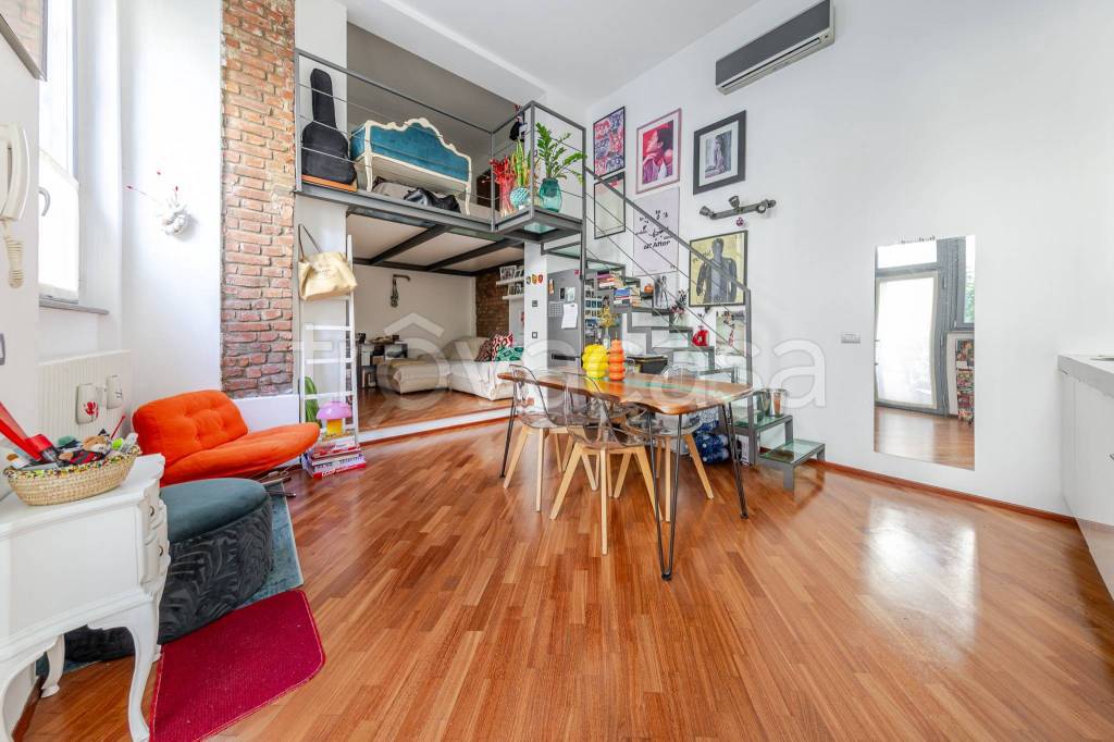 appartamento in vendita a Milano in zona Bocconi