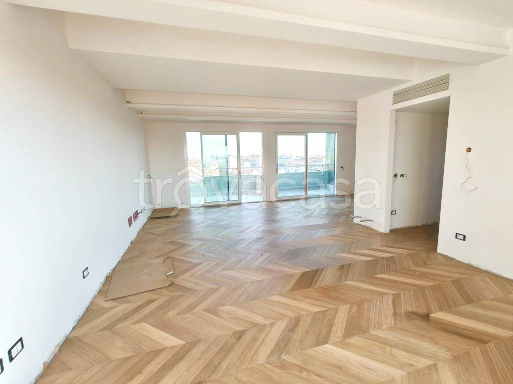 appartamento in vendita a Milano in zona Città Studi