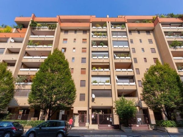 appartamento in vendita a Milano in zona Chiesa Rossa