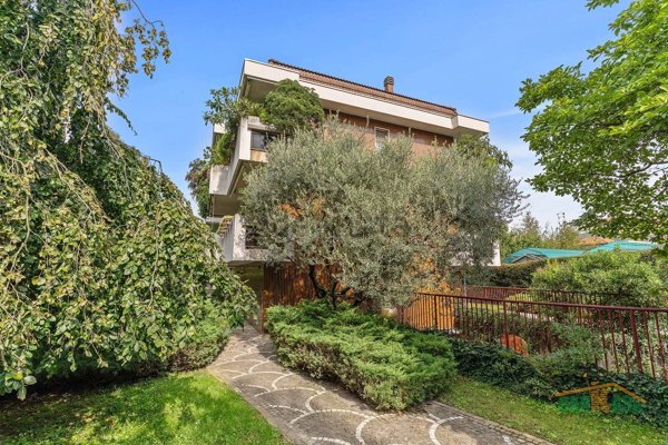 appartamento in vendita a Milano in zona Niguarda