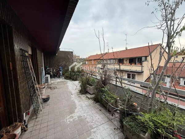 appartamento in vendita a Milano in zona Morivione