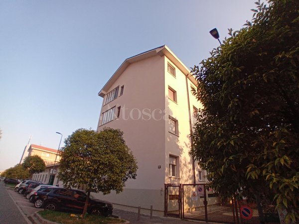 appartamento in vendita a Milano in zona Famagosta