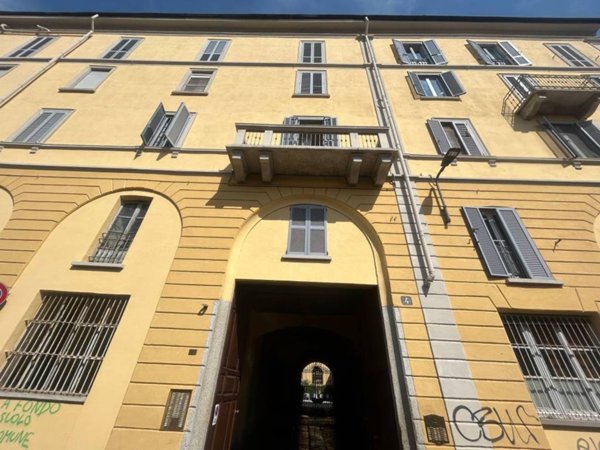 appartamento in vendita a Milano in zona Porta Genova