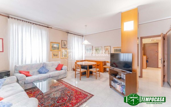 appartamento in vendita a Milano in zona Segnano