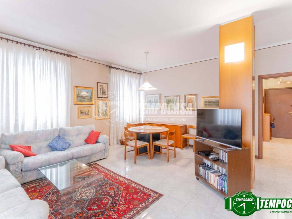 appartamento in vendita a Milano in zona Segnano