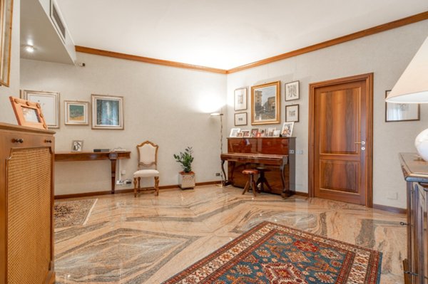 appartamento in vendita a Milano in zona Vigentino