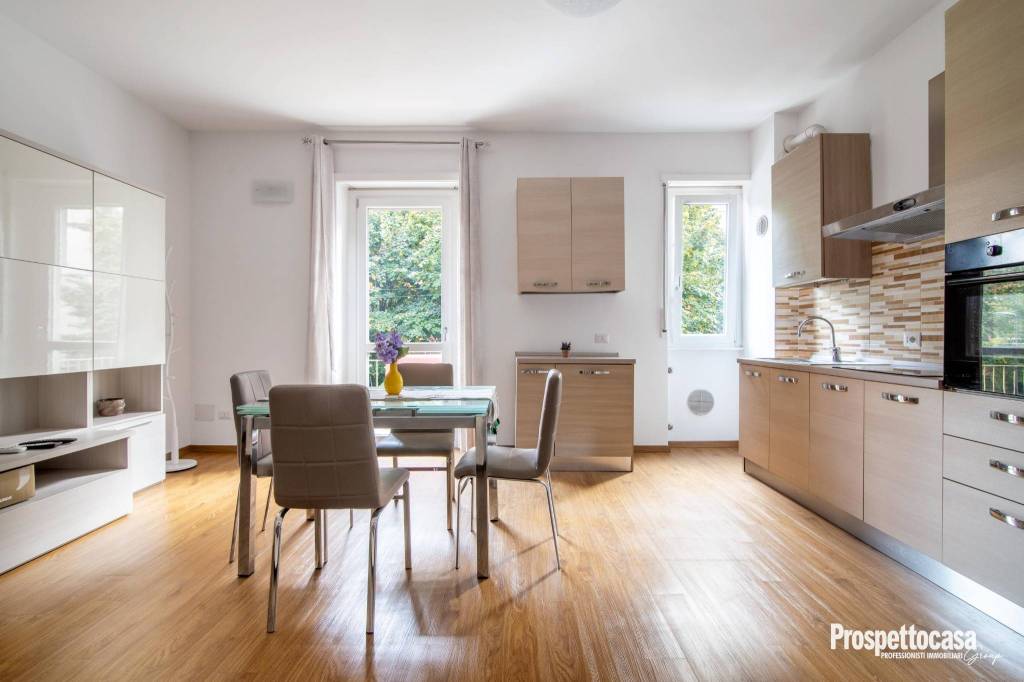 appartamento in vendita a Milano in zona Solari