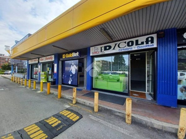 negozio in vendita a Milano in zona Bovisasca