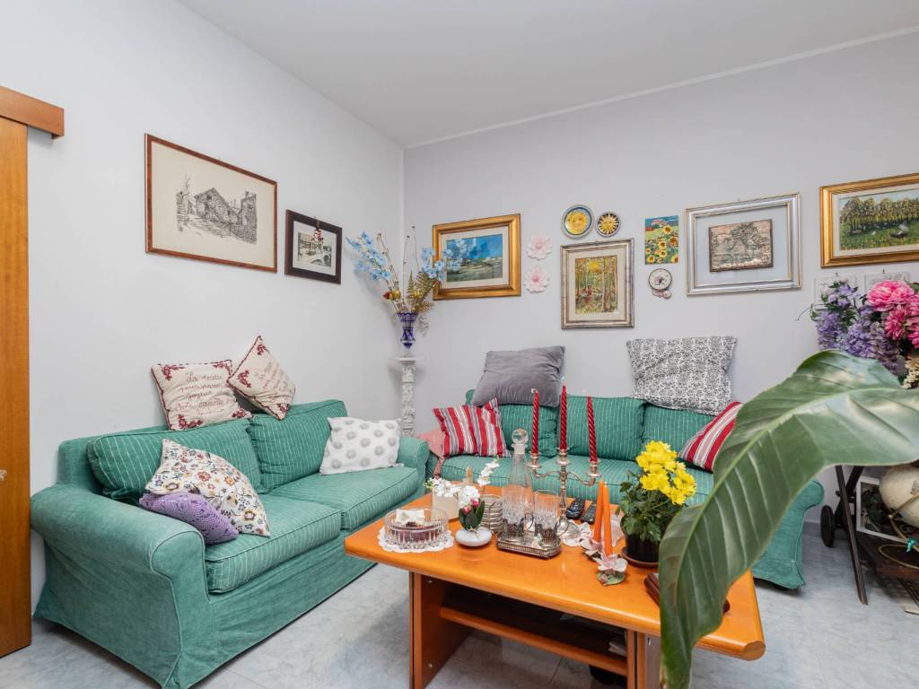 appartamento in vendita a Milano in zona Gratosoglio