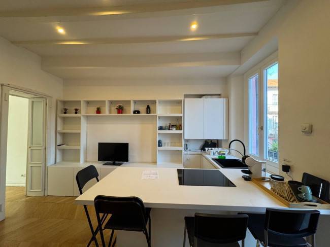 appartamento in vendita a Milano in zona Bocconi