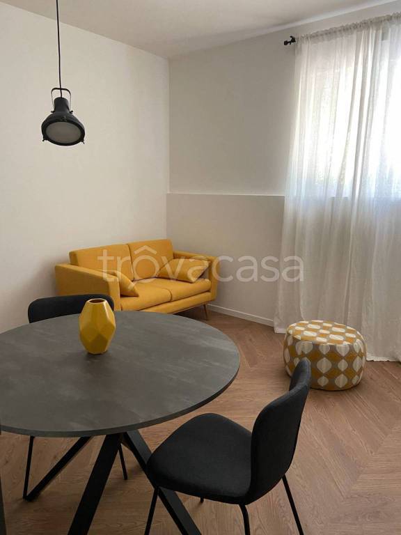 appartamento in vendita a Milano in zona Sempione