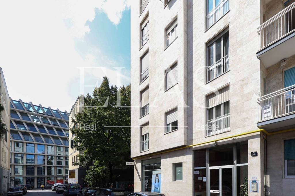 appartamento in vendita a Milano in zona Porta Garibaldi