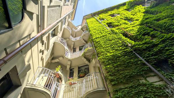 appartamento in vendita a Milano in zona Sant'Ambrogio