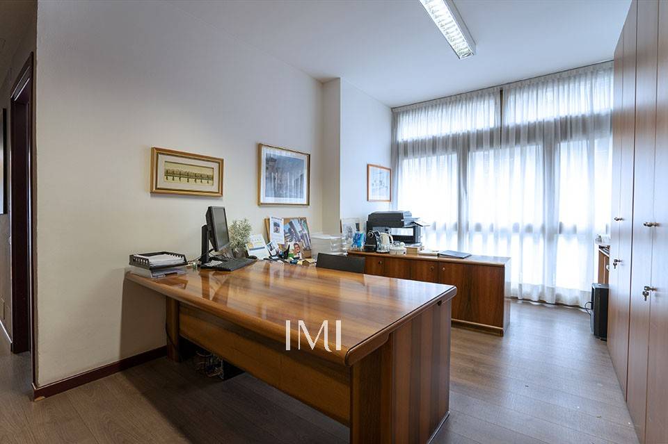 ufficio in vendita a Milano in zona Centro Direzionale
