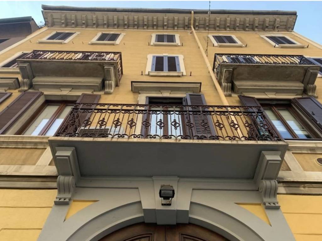 appartamento in vendita a Milano in zona Guastalla