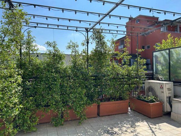 appartamento in vendita a Milano in zona Bocconi