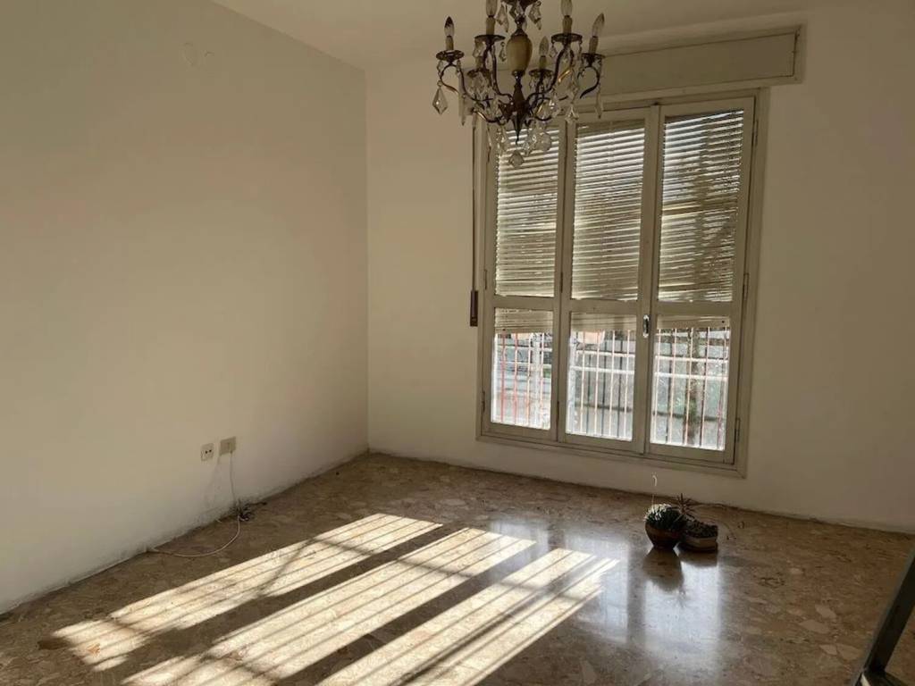 appartamento in vendita a Milano in zona Famagosta
