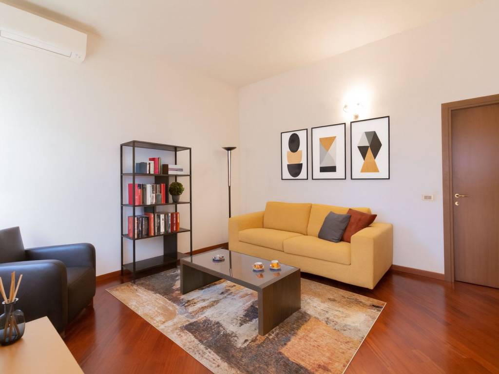 appartamento in vendita a Milano in zona Guastalla