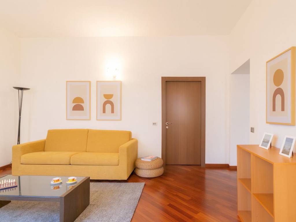 appartamento in vendita a Milano in zona Guastalla