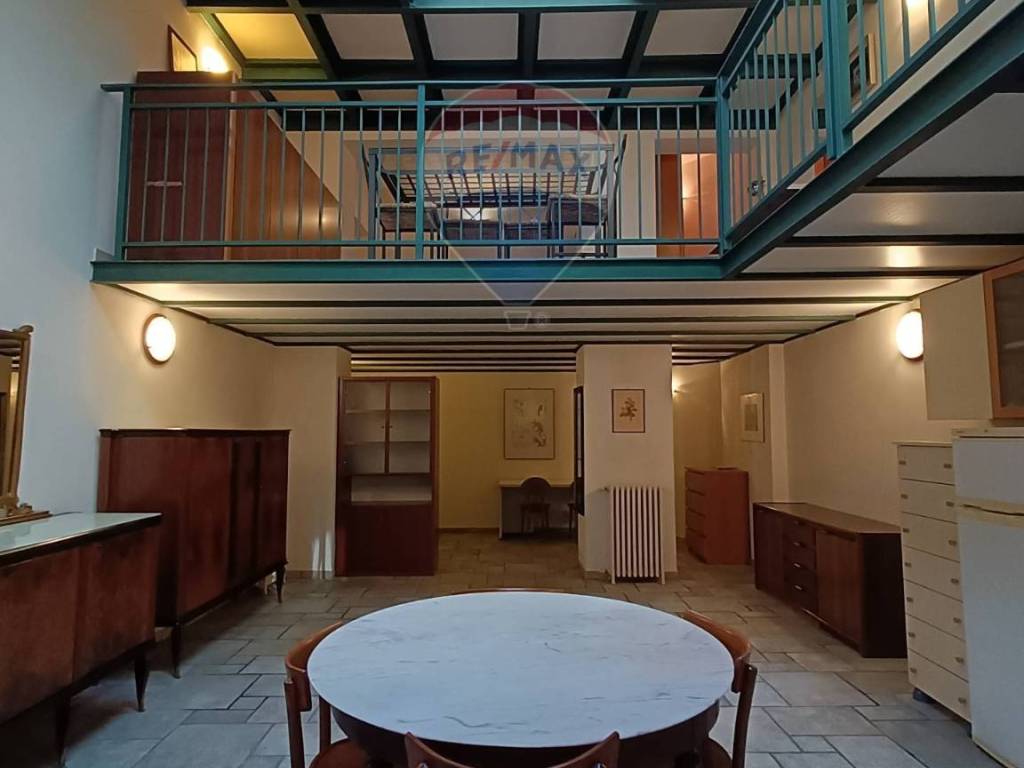 negozio in vendita a Milano in zona Città Studi