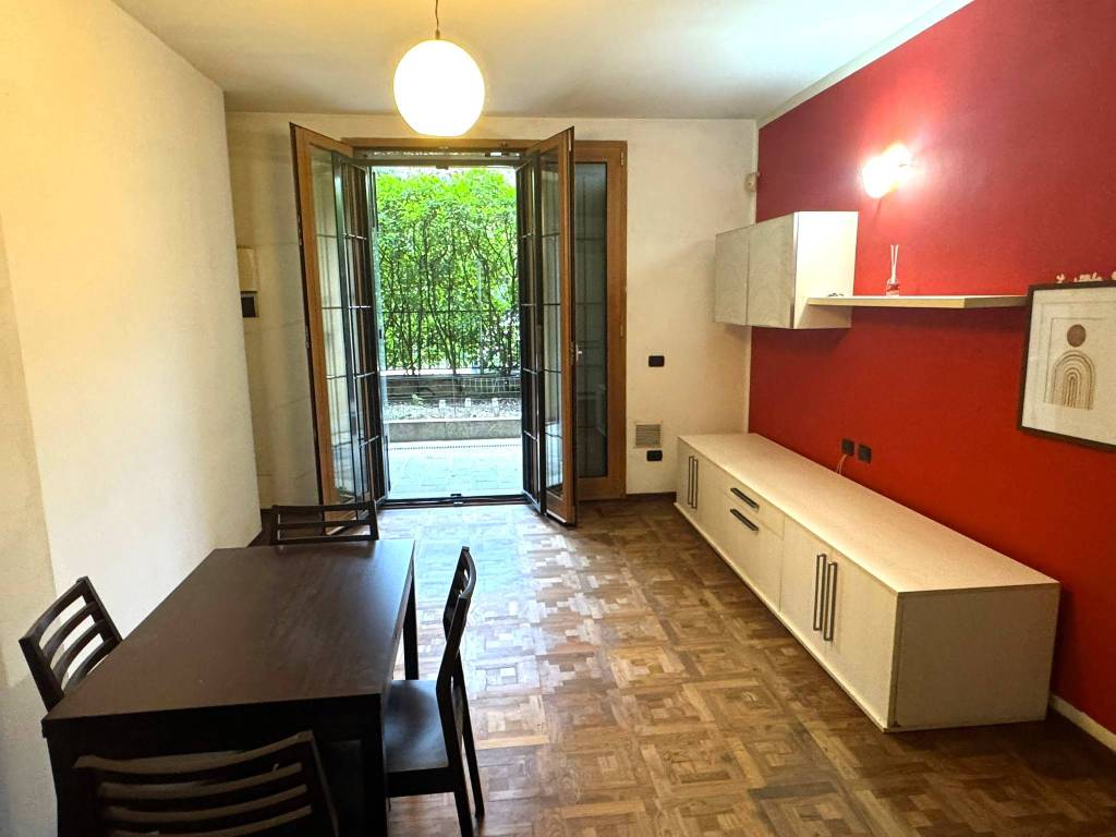 appartamento in vendita a Milano in zona Baggio