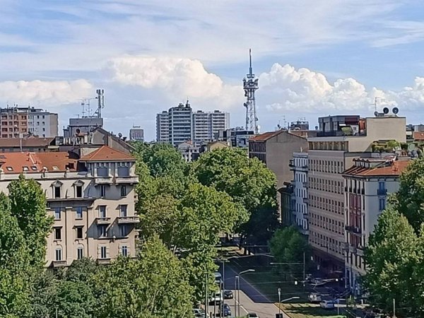 appartamento in vendita a Milano in zona Sempione