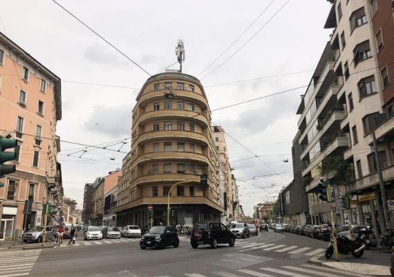 negozio in vendita a Milano in zona Solari