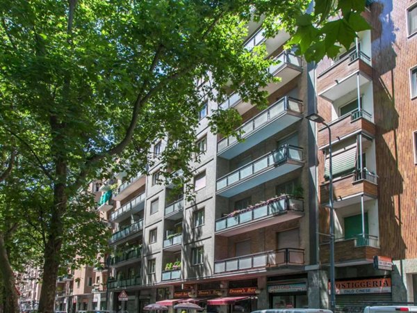 appartamento in vendita a Milano in zona Barona