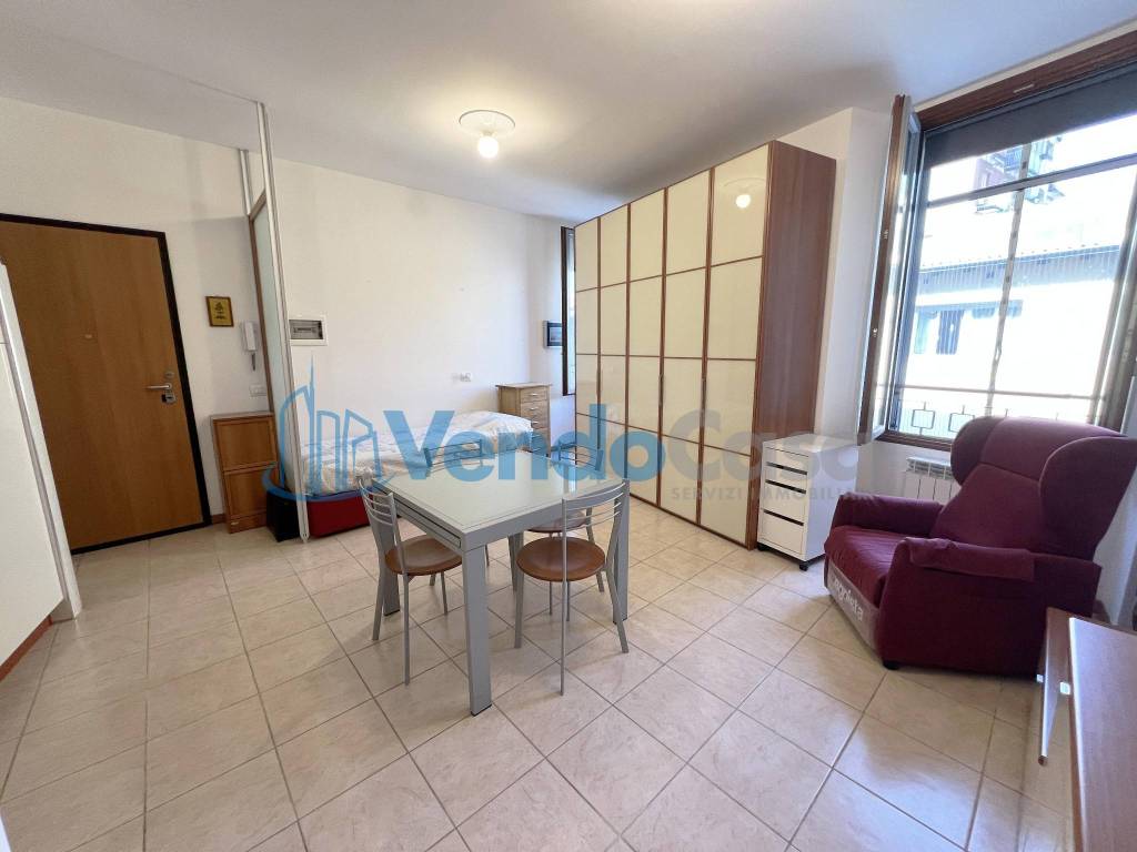 appartamento in vendita a Milano in zona Vigentino