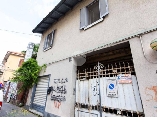 appartamento in vendita a Milano in zona Baggio