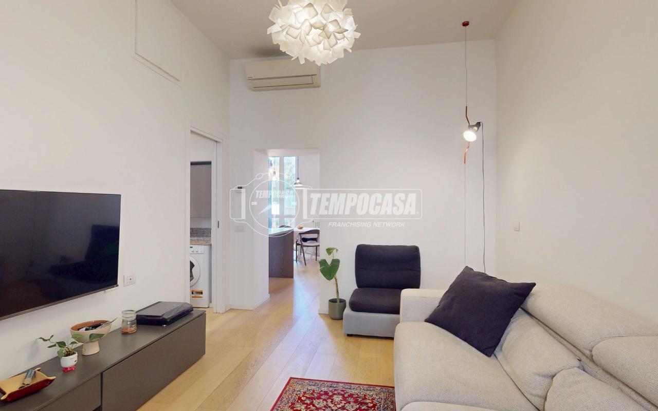appartamento in vendita a Milano in zona Bullona