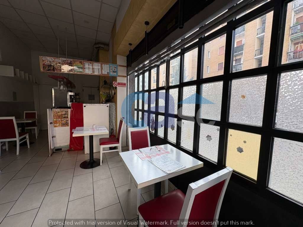 negozio in vendita a Milano in zona Corvetto