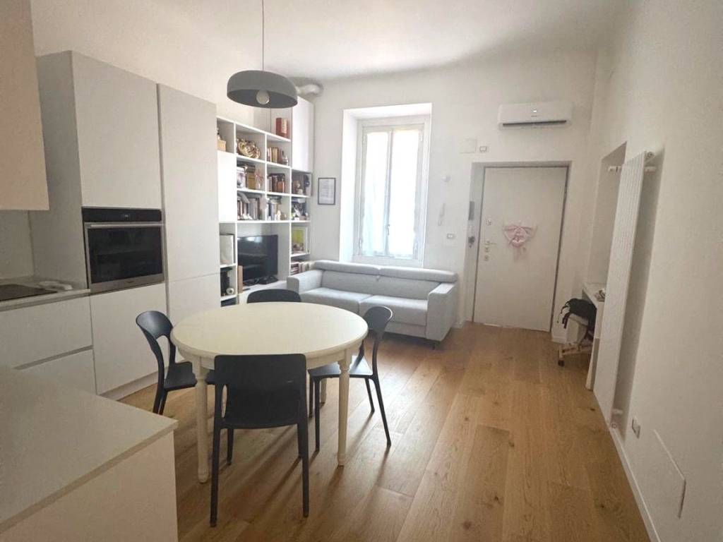 appartamento in vendita a Milano in zona Porta Vittoria