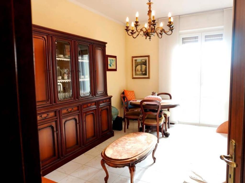 appartamento in vendita a Milano in zona Cagnola