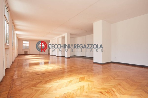 ufficio in vendita a Milano in zona Stazione Centrale