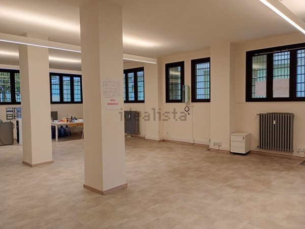 ufficio in vendita a Milano in zona Gorla