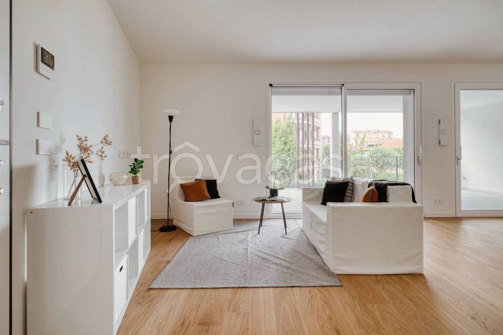 appartamento in vendita a Milano in zona Lambrate