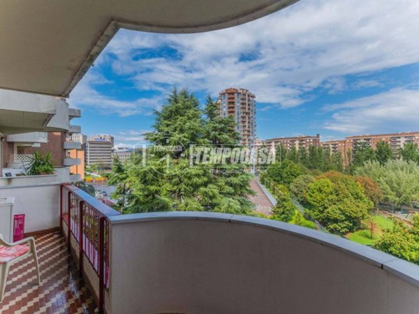 appartamento in vendita a Milano in zona Segnano