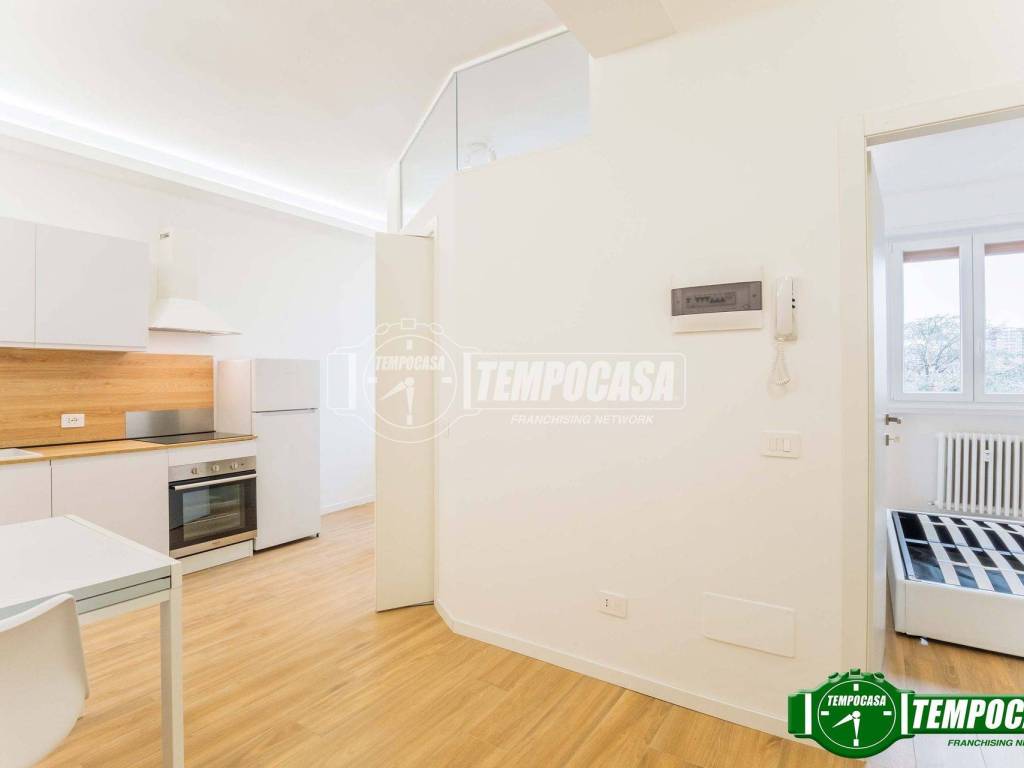 appartamento in vendita a Milano in zona Segnano