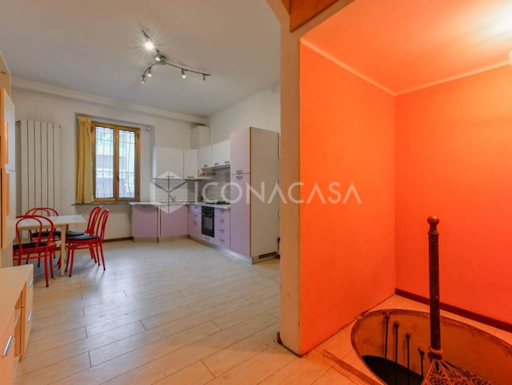 appartamento in vendita a Milano in zona Piazzale Lodi